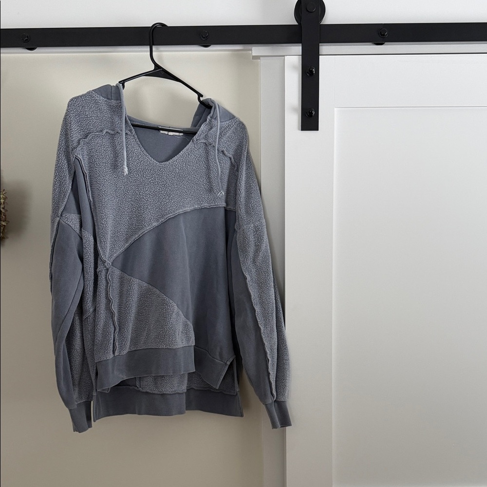 Buckle Women's Textured Gray Hoodie